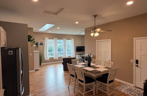 Crawfordsville Apartment | Peaceful and private. Brand new 2 bedroom private estate apartment.