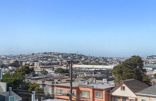 Bayview House | Peaceful City View Retreat!