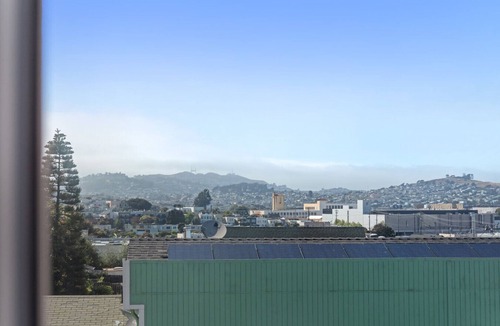 Bayview House | Peaceful City View Retreat!
