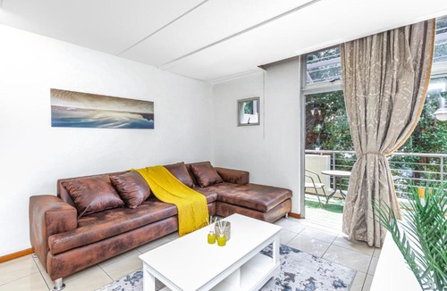 Sandown Apartment | Peaceful Getaway Apartment 2-Bedroom