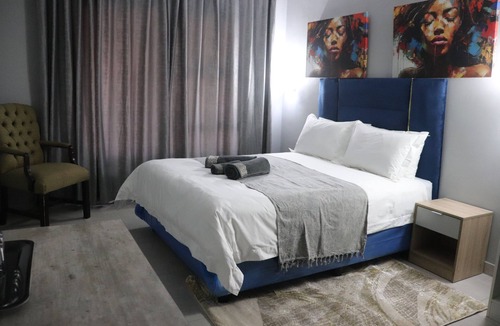 Centurion House | Peaceful n Central location nFast WiFi & workspacen 24/7 security cameras