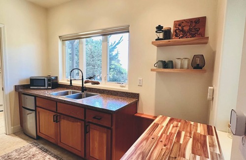 Gualala House | Peaceful ocean view hideaway with EV charger and grill