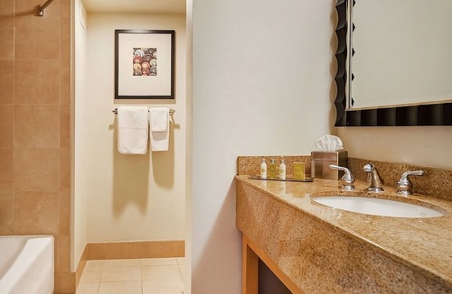 Berkeley Hotel | Peaceful Retreat in Berkeley Marina! 3 Posh Units, Near César Chávez Park!