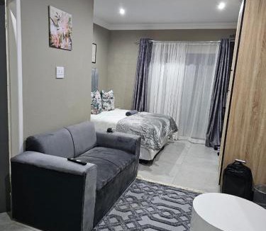 Sasolburg Apartment | Peaceful Stay - Deluxe suite