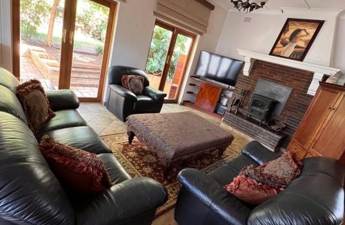 Parkwood Apartment | Peaceful@Swansea In Rosebank-Parkwood