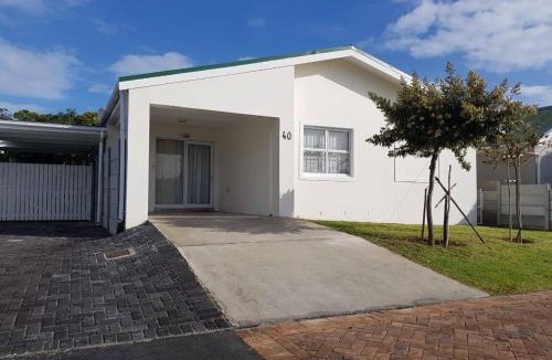 Pearly Beach House | Pearly Waves