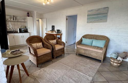Kleinmond Apartment | Pebbles & Shells