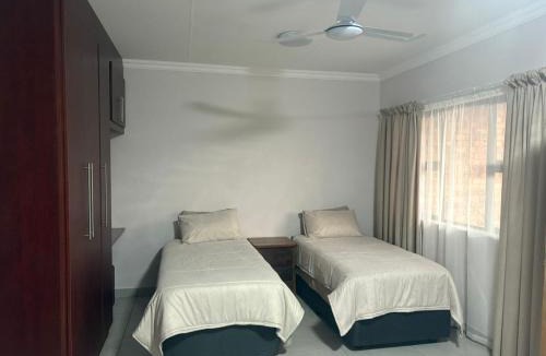 Rayton Bed & Breakfast | Pecan Stay Bed and Breakfast