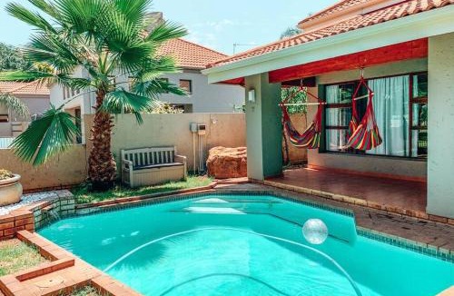 Hartbeespoort Villa | Pecanwood Golf Estate Home - Hartbeespoort