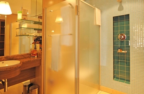O.R. Tambo Hotel | Peermont Metcourt at Emperors Palace