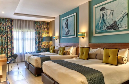 O.R. Tambo Hotel | Peermont Metcourt at Emperors Palace