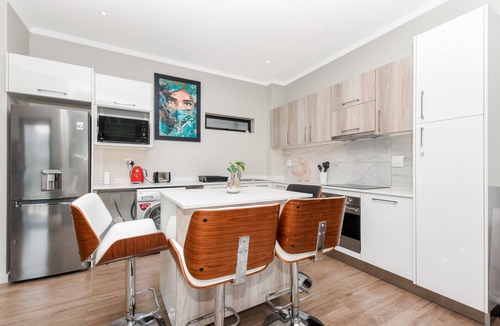 Greater Johannesburg Metropolitan Area Apartment | Penthouse/Brand New/2 Bed/Rosebank