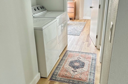 Montgomery Village House | Perfect 3-bedroom townhome walking distance to Whole Foods in Santa Rosa