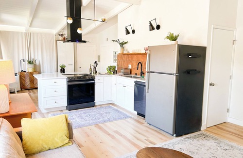 Montgomery Village House | Perfect 3-bedroom townhome walking distance to Whole Foods in Santa Rosa