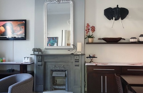Green Point Villa | Perfect 6 bedroom Green Point Gem