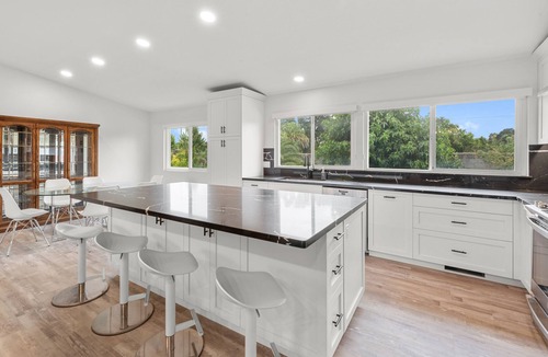 Napa House | Perfect getaway home in Oak Knoll District of Napa proper.