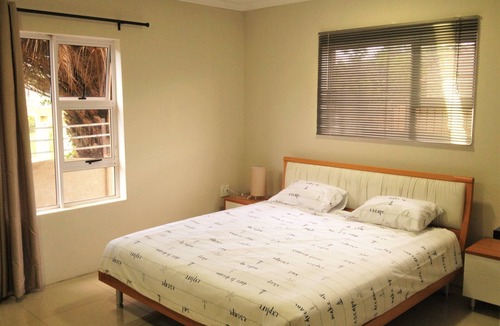 Kempton Park House | Perfect room for work, airport transit and tourism