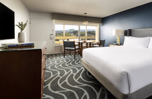 Monterey House | Perfect Staycation! Inland View, Free Parking, Pool, Short Drive to Cannery Row!