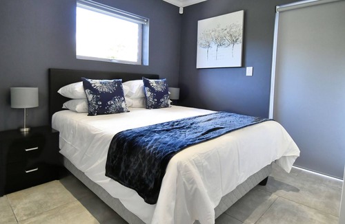 Pringle Bay Apartment | Perfect two bedroomed family unit with a fully equipped kitchen and living area