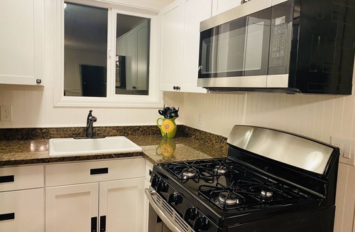 Santa Rosa Cottage | Perfect Wine Country Getaway Clean & Comfy