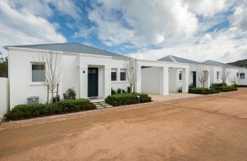 Eastcliff Apartment | Perla