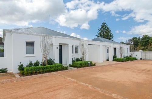 Eastcliff Apartment | Perla