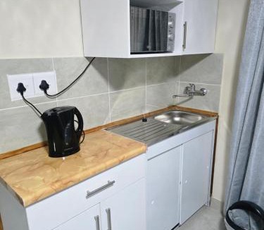 Ermelo House | Peshline Guest House Unit 0