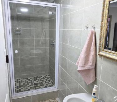 Ermelo House | Peshline Guest House Unit 0