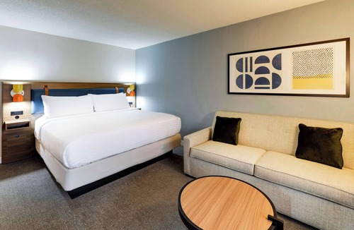 Oyster Point Hotel | Pet-friendly Accommodation, Short Drive to Costaños Canyon Park!