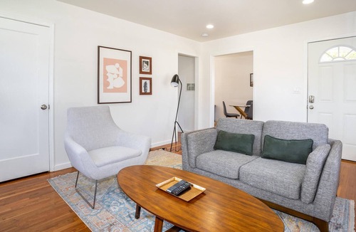 Shoreline West Apartment | Pet-Friendly 1BR in Mountain View Near Downtown