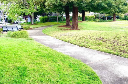 Emeryville Condo | Pet-friendly 2 bdrm condo with waterviews, near shops & transp., w/pool & gym
