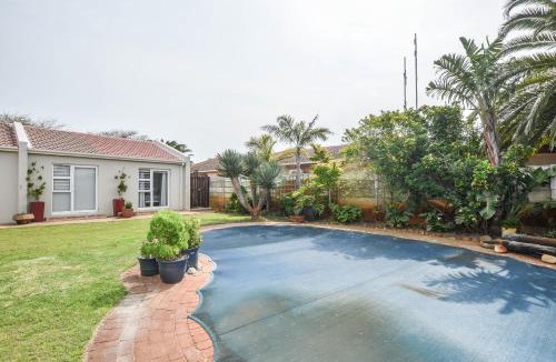 Bloubergstrand Apartment | Pet friendly & Close to Beach at 2 Saasveld