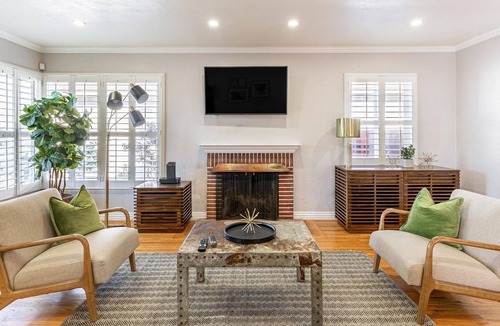 San Leandro House | Pet-Friendly Home in San Leandro w/Parking