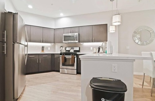 Menlo Park Apartment | Pets Are Welcome | 1BR w/Pet Spa