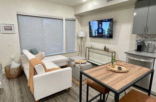 Walnut Creek Apartment | Pets Stay Free in Downtown Walnut Creek Condo