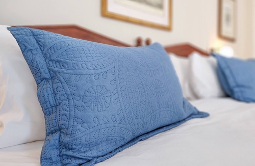 Constantia House | Petunia - Pinoak Self-catering