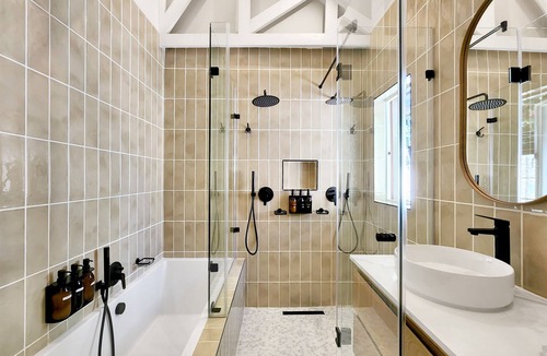 Constantia House | Petunia - Pinoak Self-catering