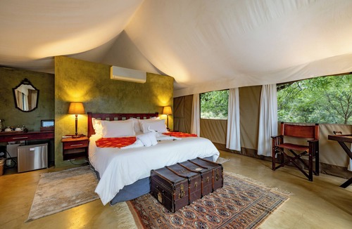 Thorny Bush Game Reserve Hotel | Phelwana Game Lodge