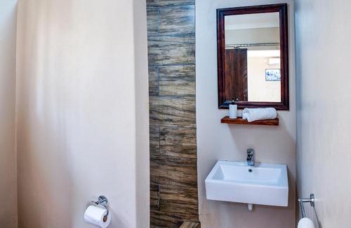 Summerstrand House | Phumanathi Guesthouse