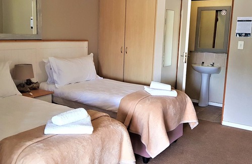 Myoli Beach Bed & Breakfast | Pili Pili Beach Cabanas