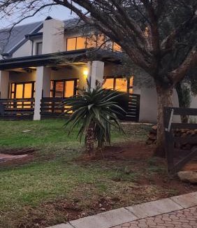 Newcastle Villa | Pine&olive Retreat