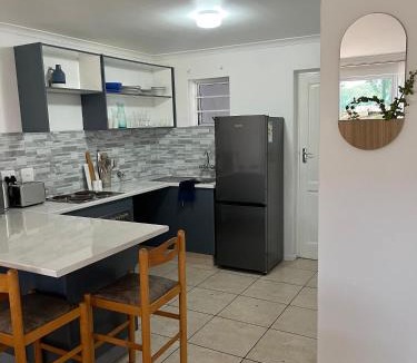 Pinelands Apartment | Pinelands Self Catering Apartment