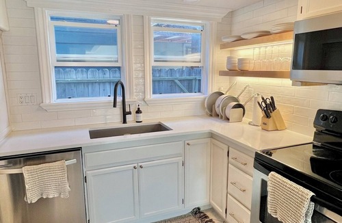 Freestone House | Pippa's Place Sebastopol - Walking Distance to Barlow!
