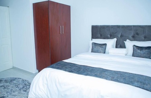 Rosettenville House | PLATINUM EAGLE GUEST HOUSE