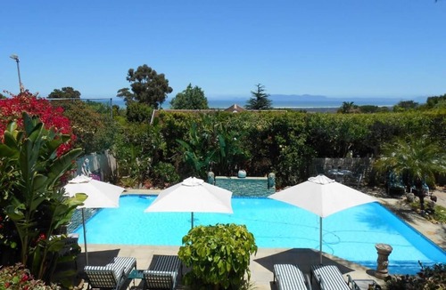 Somerset West Apartment | Platinum Suite with private terrace! For 2 guests - Roosboom Luxury Apartment