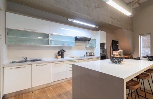 Foreshore Apartment | Playful NYC Style Loft, Two Min Walk from Long Street