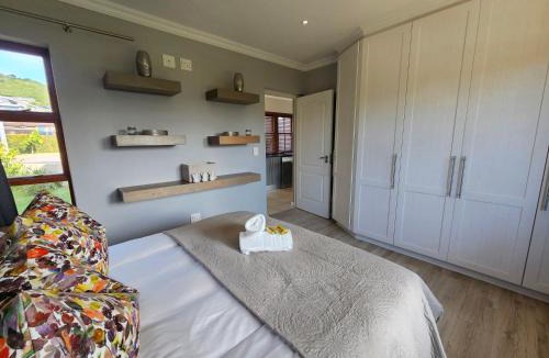 Plettenberg Bay Apartment | Plettenberg Bay Unit 6 Whale Rock Gardens Apartment with Backup Power