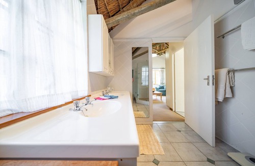 Steenberg Estate Cabin | Plotsklaps Self Catering Cottage