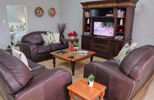 Hazyview House | Poinsettia family Cottage
