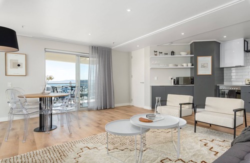 Green Point Apartment | Point Break | Luxe Apartment | Views | Balcony